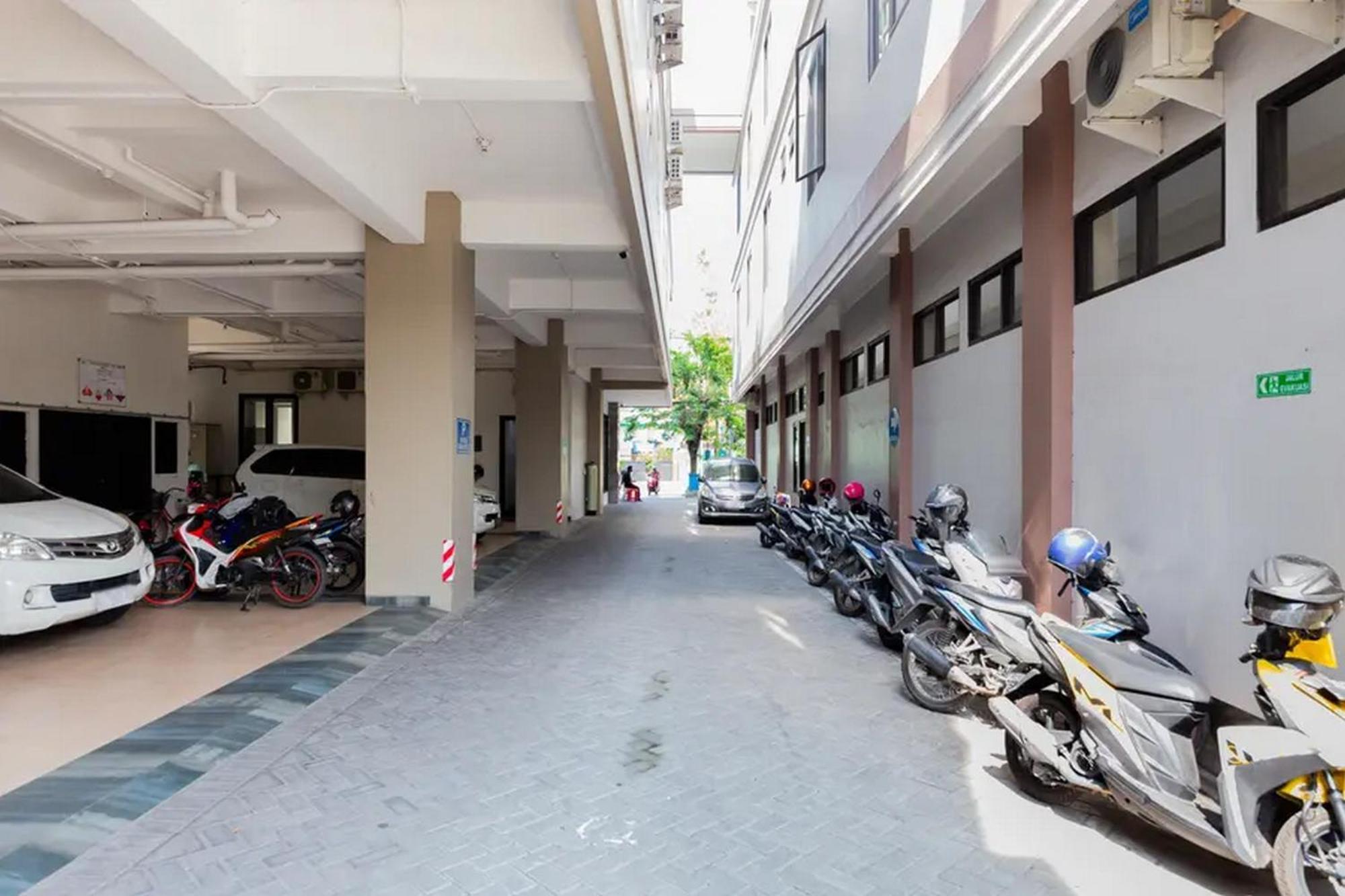Sans Hotel Rajawali Surabaya By Reddoorz Krembangan المظهر الخارجي الصورة
