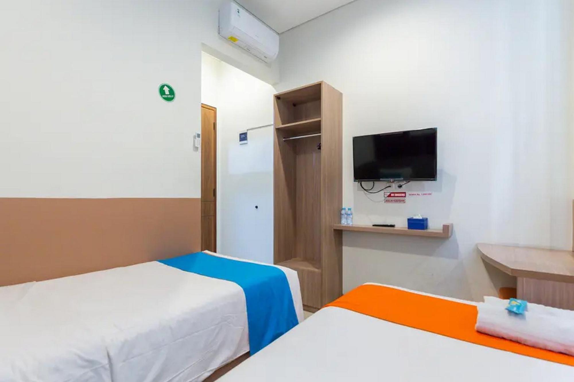 Sans Hotel Rajawali Surabaya By Reddoorz Krembangan المظهر الخارجي الصورة