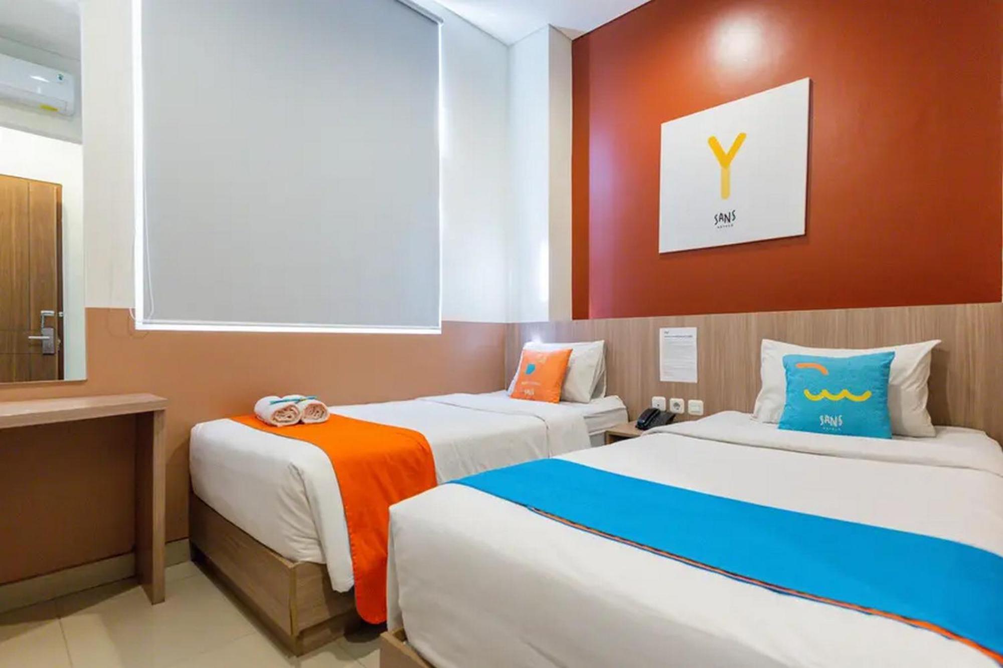 Sans Hotel Rajawali Surabaya By Reddoorz Krembangan المظهر الخارجي الصورة