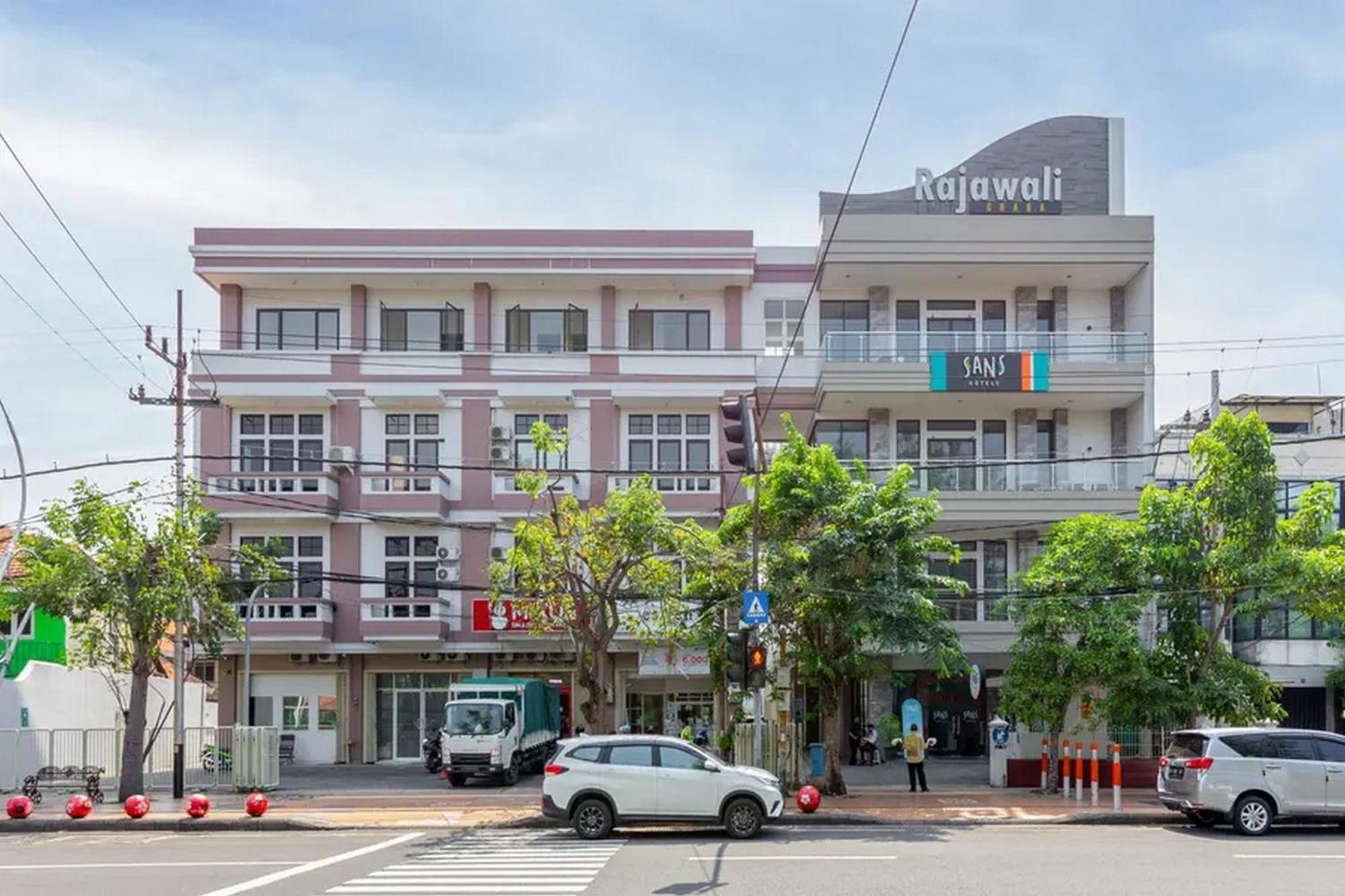 Sans Hotel Rajawali Surabaya By Reddoorz Krembangan المظهر الخارجي الصورة