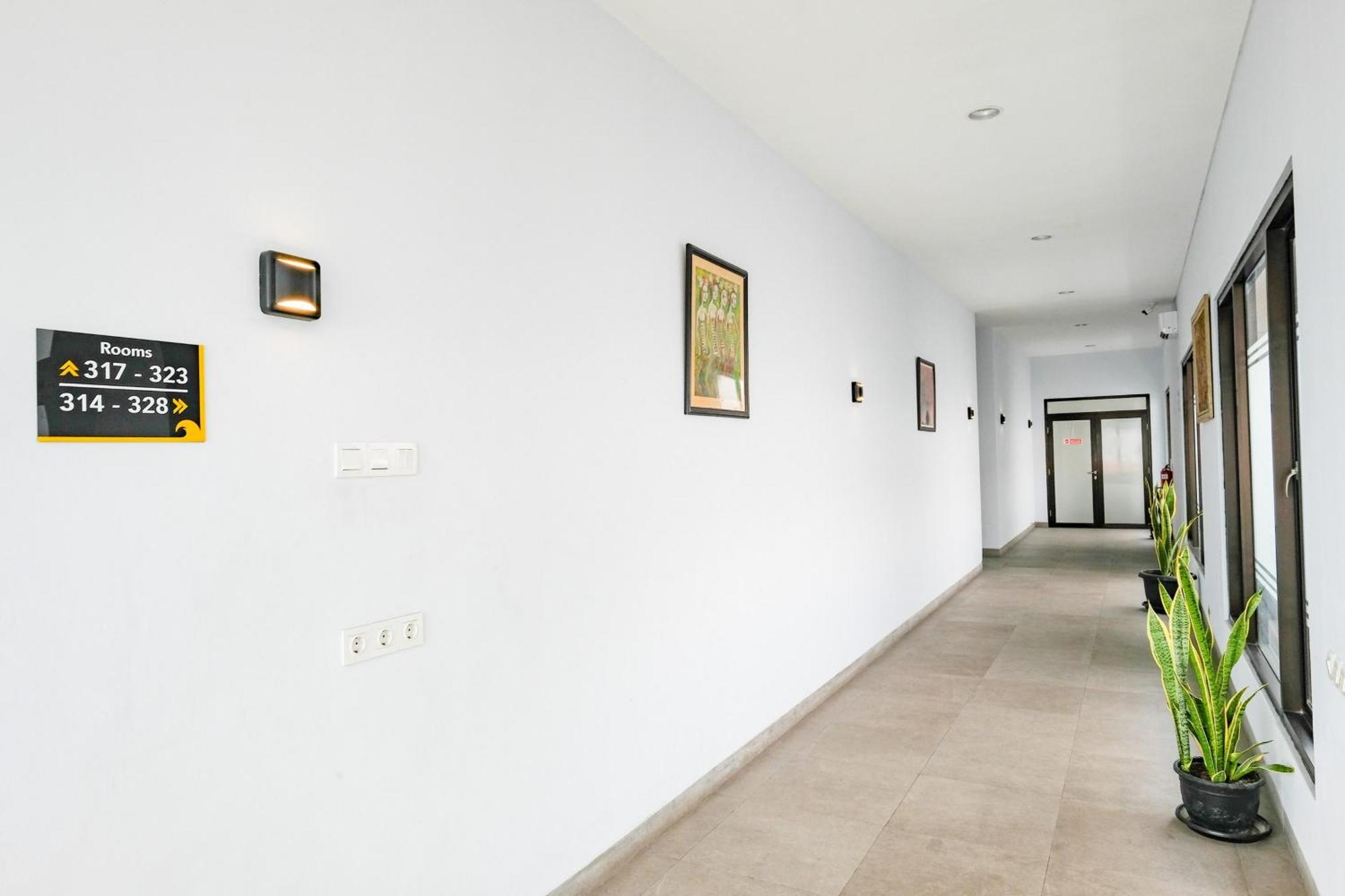 Sans Hotel Rajawali Surabaya By Reddoorz Krembangan المظهر الخارجي الصورة