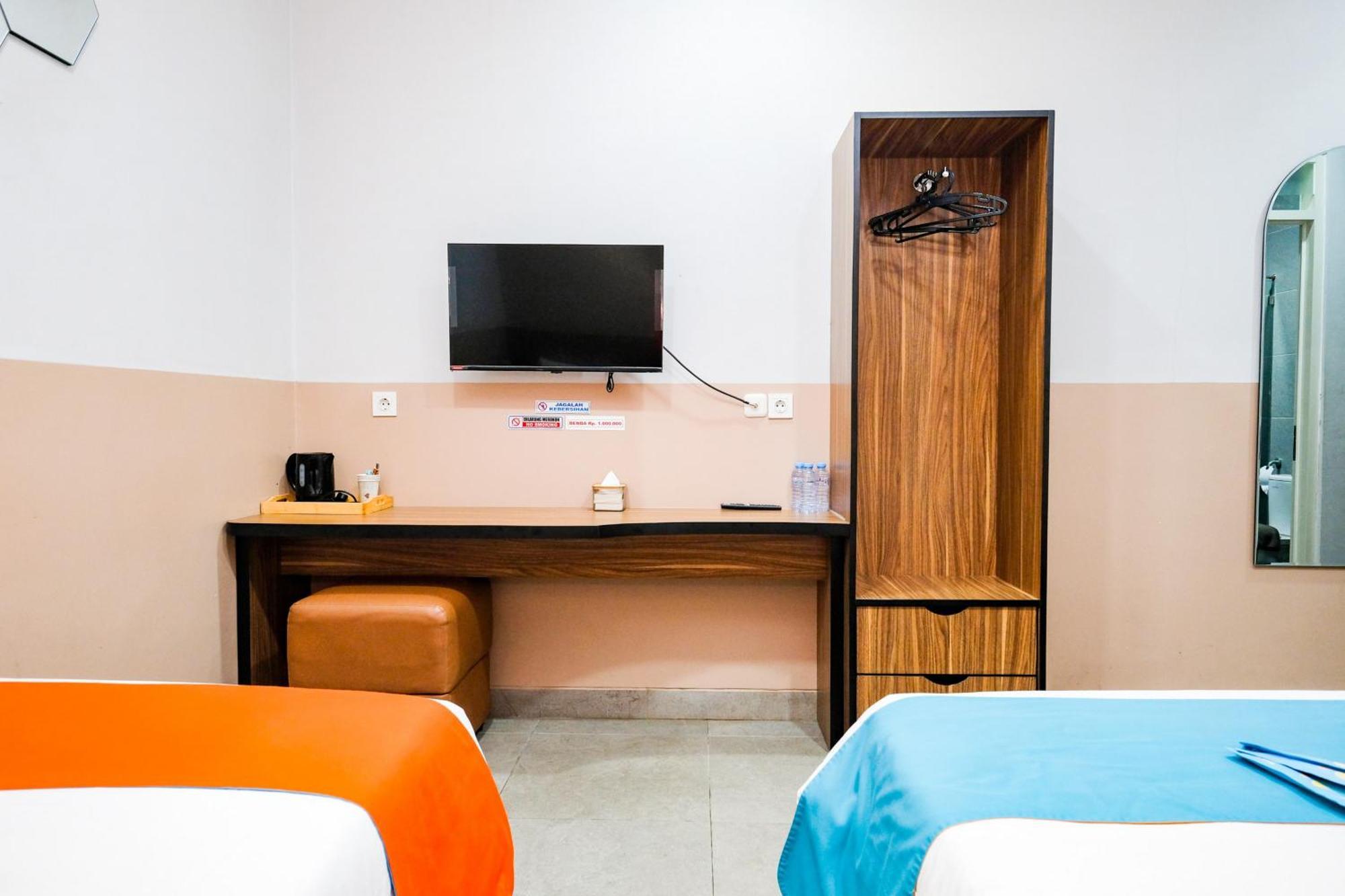 Sans Hotel Rajawali Surabaya By Reddoorz Krembangan المظهر الخارجي الصورة