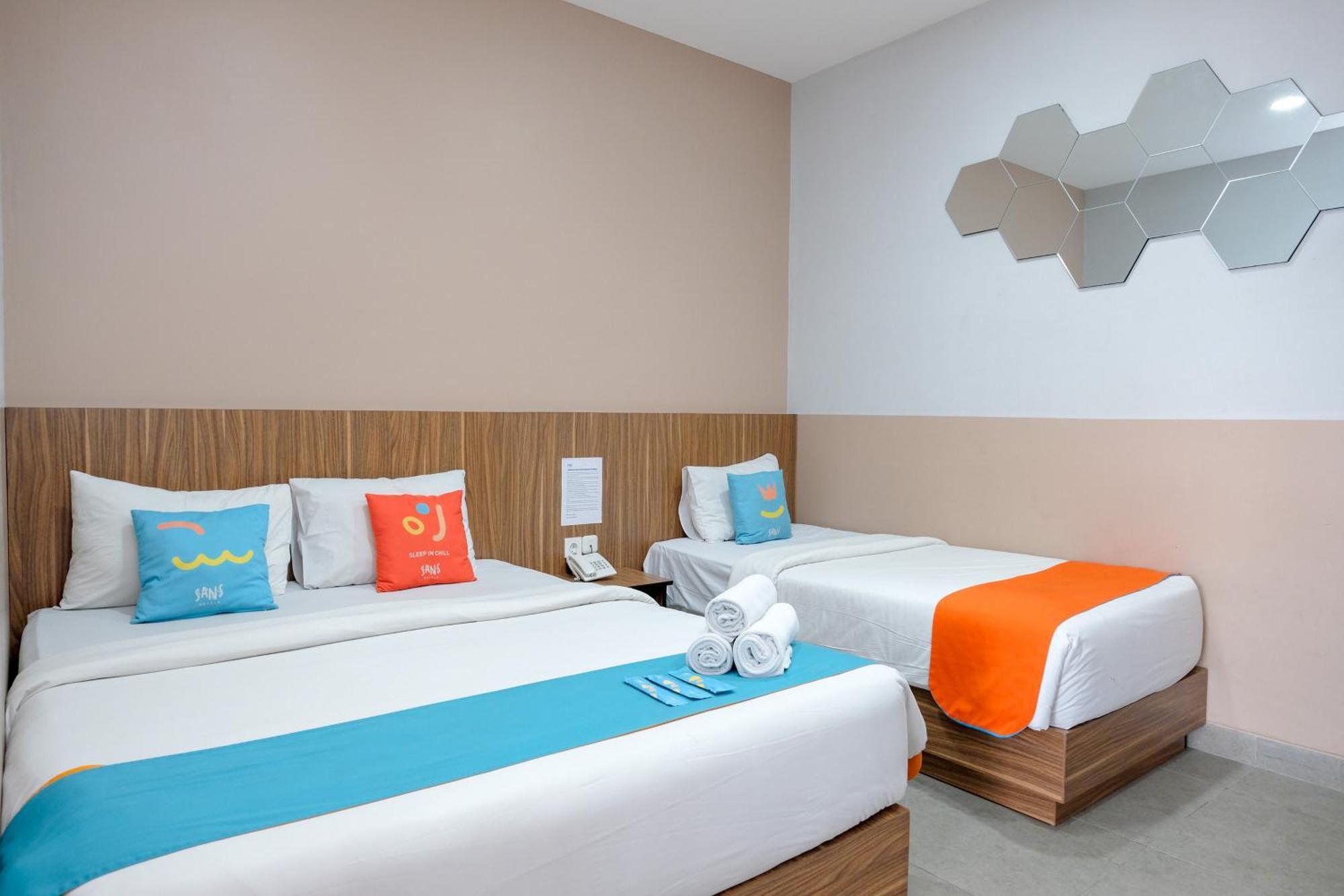 Sans Hotel Rajawali Surabaya By Reddoorz Krembangan المظهر الخارجي الصورة