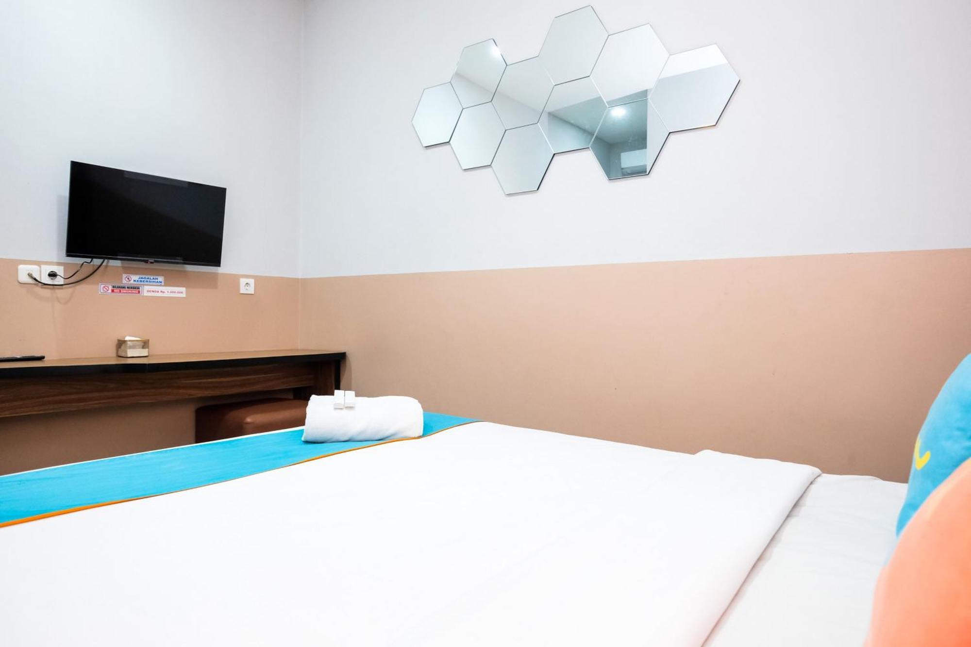 Sans Hotel Rajawali Surabaya By Reddoorz Krembangan المظهر الخارجي الصورة